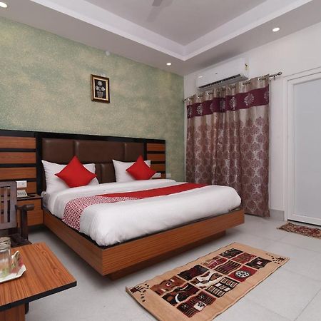 Capital O 13310 Noida Suites Dış mekan fotoğraf