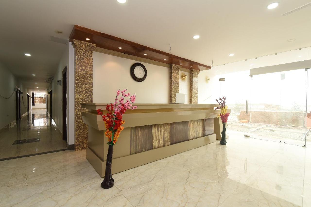Capital O 13310 Noida Suites Dış mekan fotoğraf