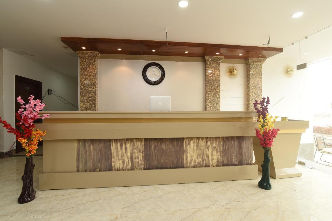 Capital O 13310 Noida Suites Dış mekan fotoğraf