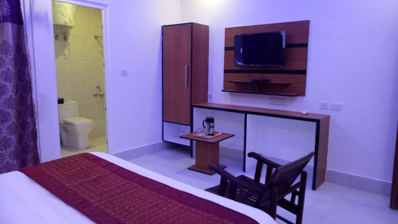 Capital O 13310 Noida Suites Dış mekan fotoğraf