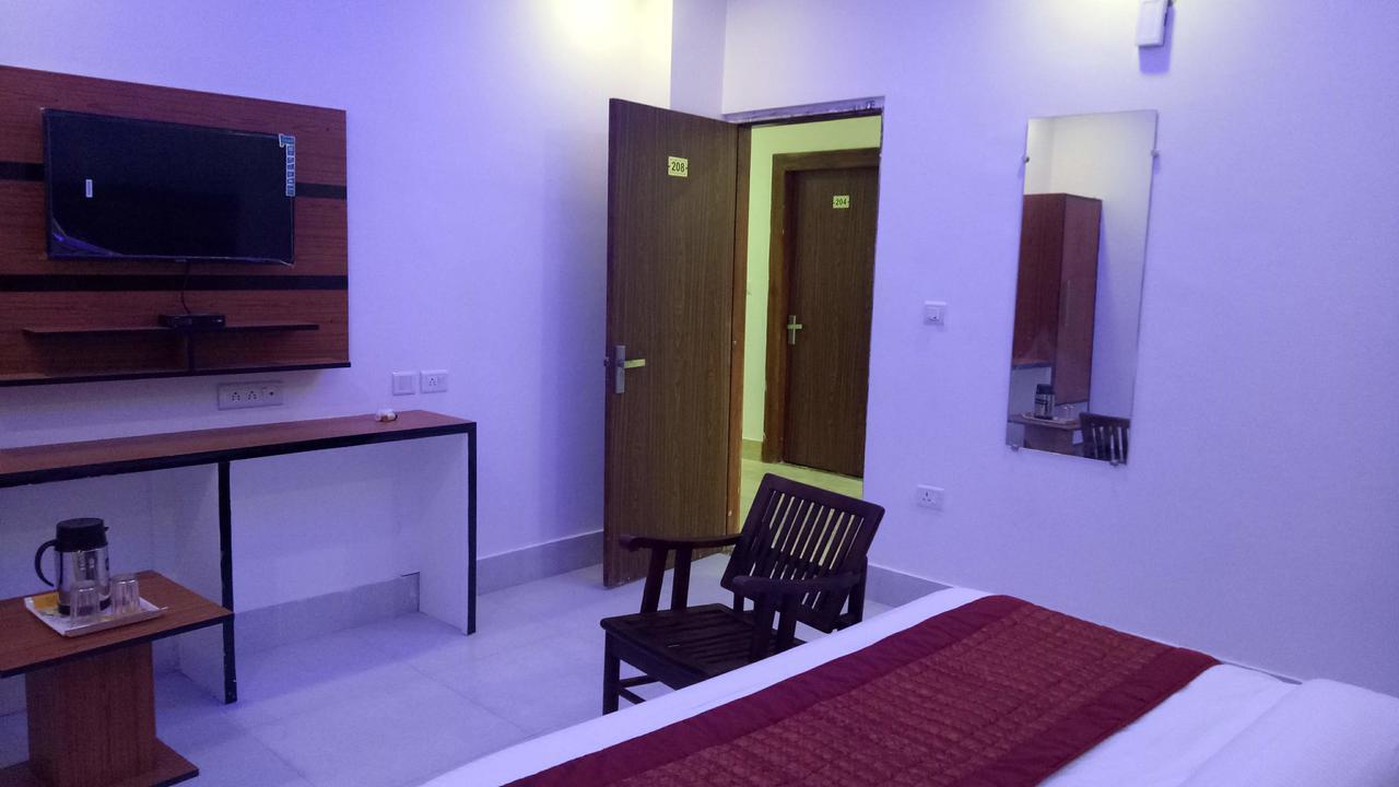 Capital O 13310 Noida Suites Dış mekan fotoğraf
