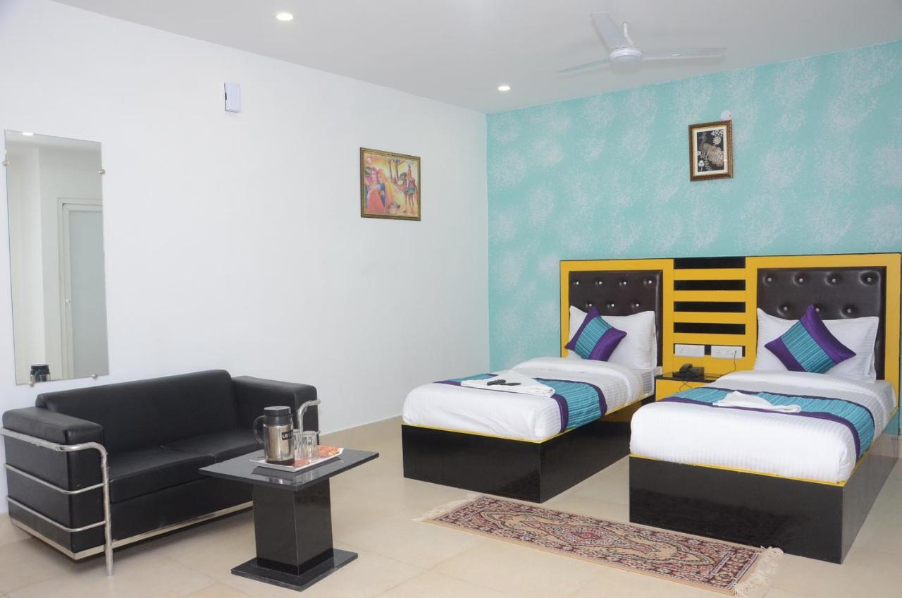 Capital O 13310 Noida Suites Dış mekan fotoğraf