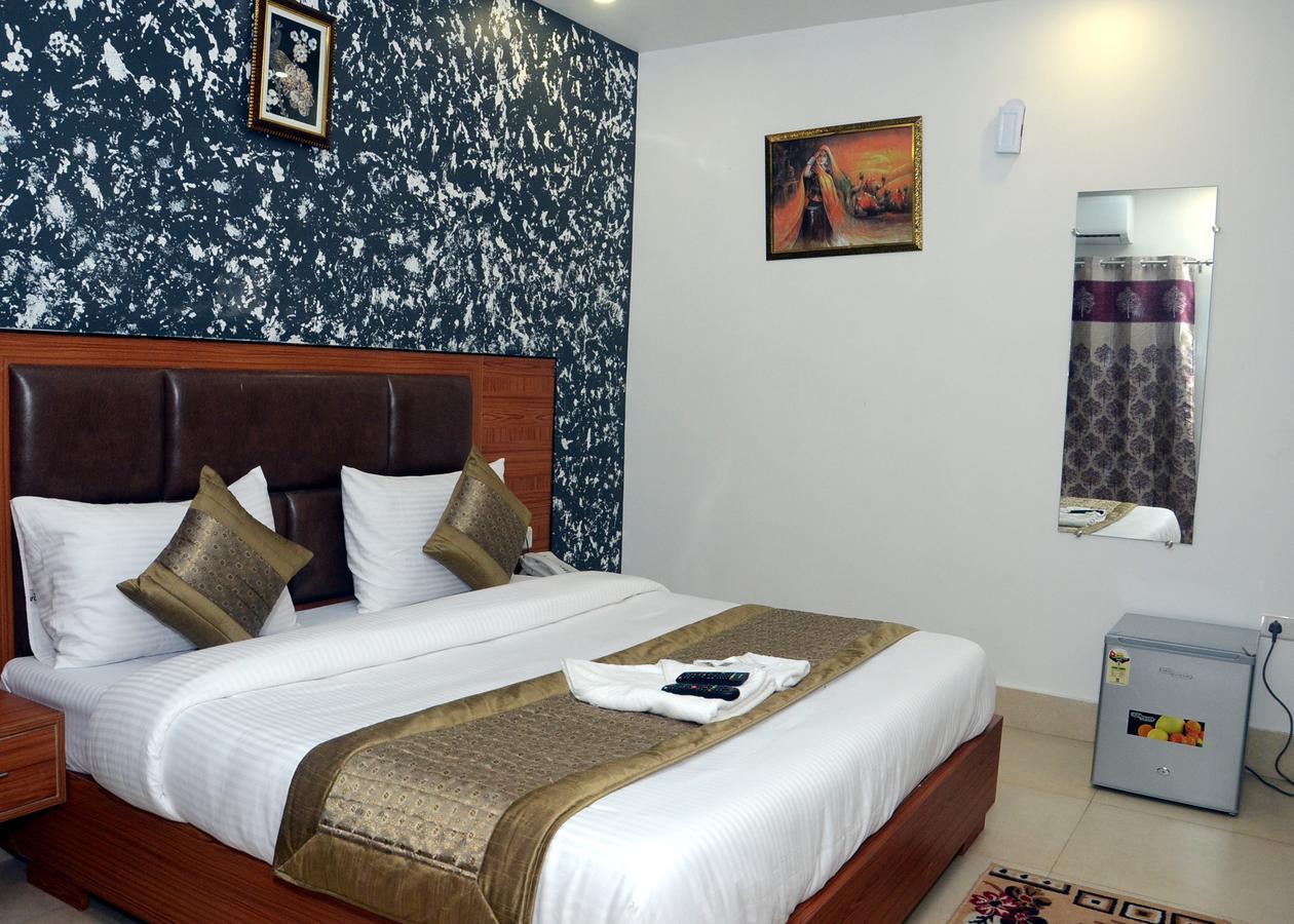 Capital O 13310 Noida Suites Dış mekan fotoğraf