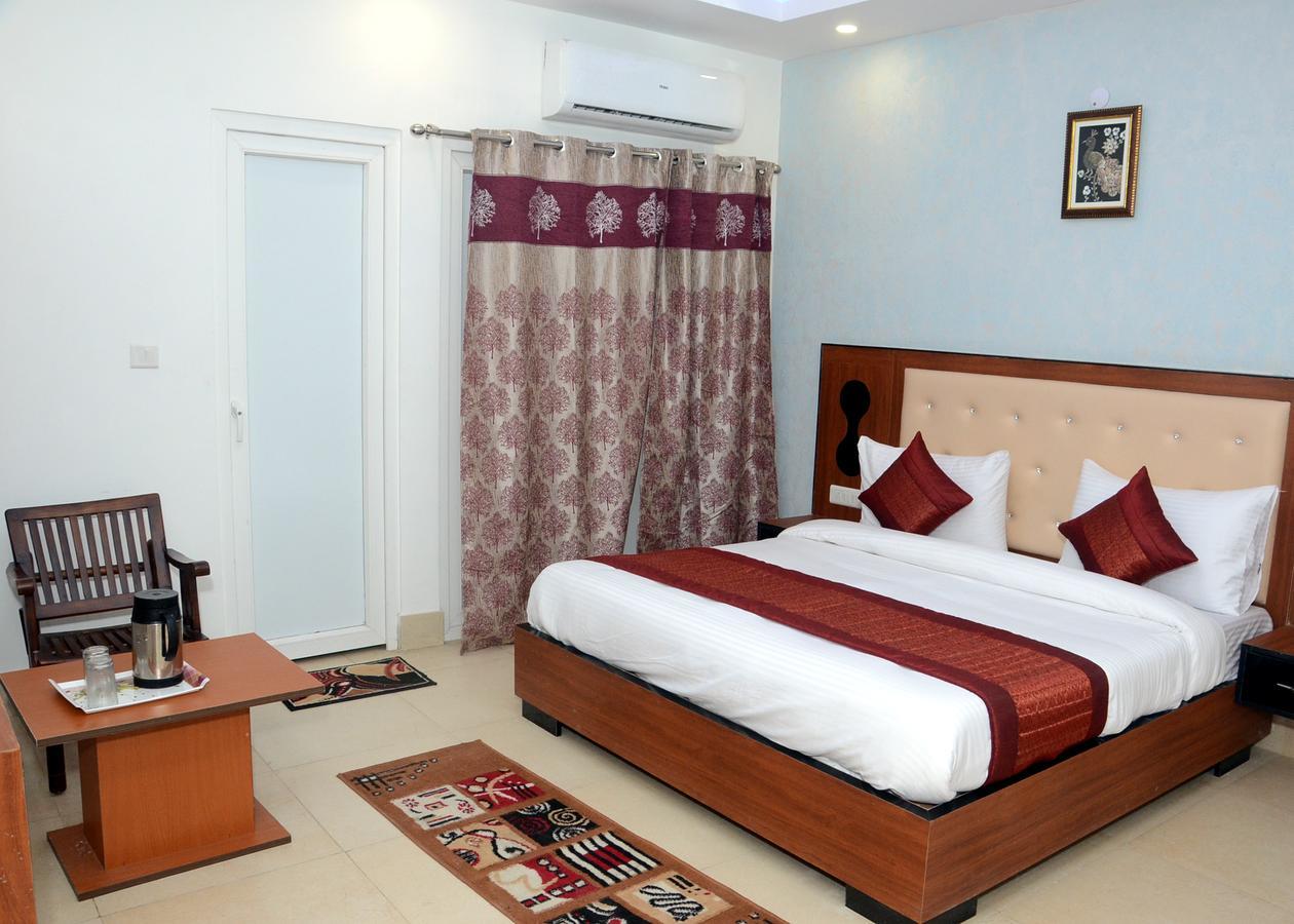 Capital O 13310 Noida Suites Dış mekan fotoğraf